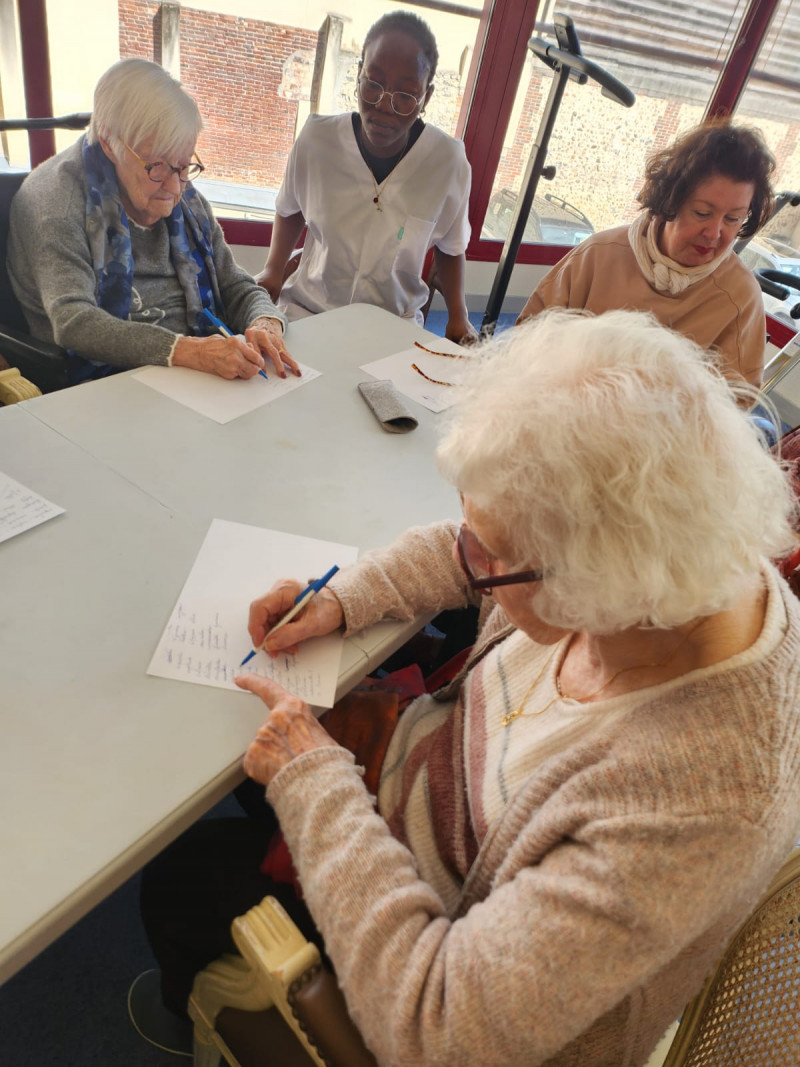 Retour sur les bancs pour la dictée !
