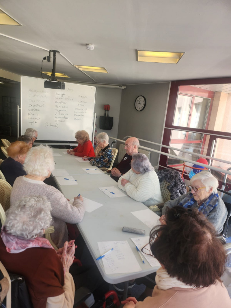 Retour sur les bancs pour la dictée !