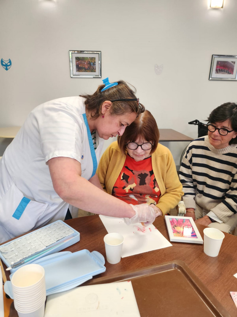 Un atelier peinture original proposé par Nassiba