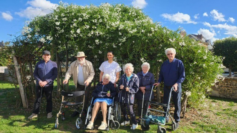 Une parenthèse ensoleillée au jardin de l’Évêché